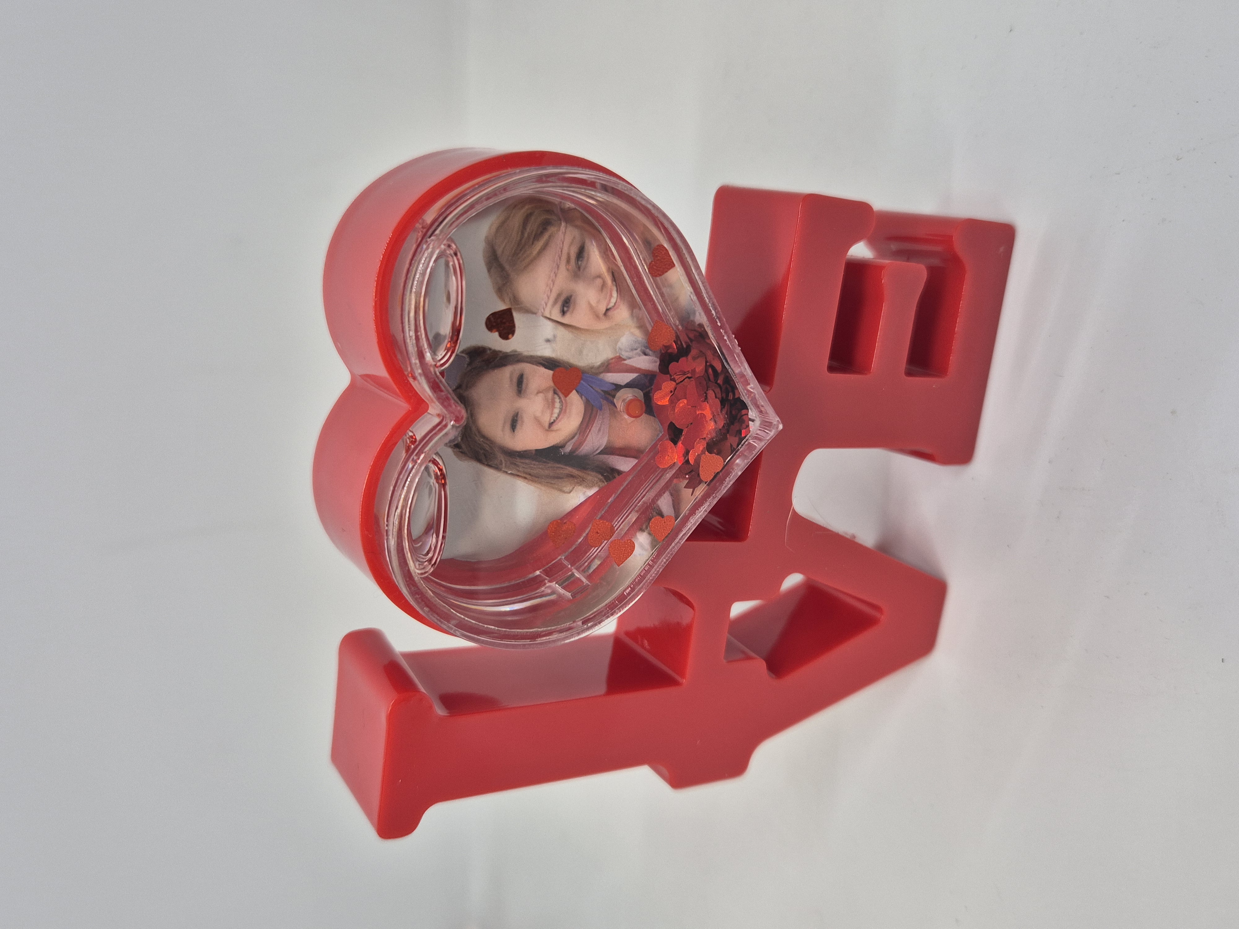 מסגרת LOVE משולבת לב שלג + תאורת לד 10 יח' במארז 