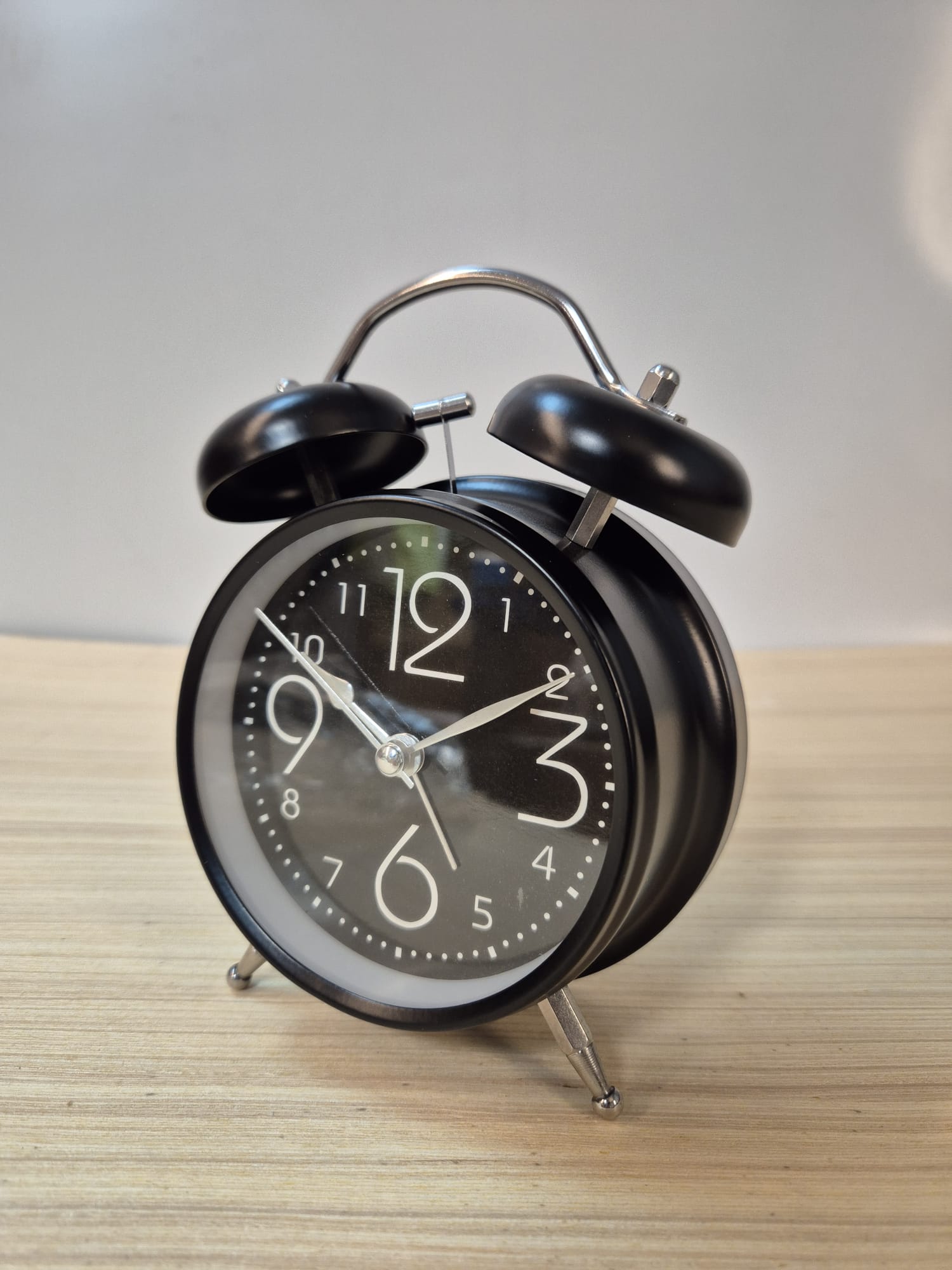 (10968) שעון מעורר רטרו ברזל (10יח' לפי 20 ליח')
