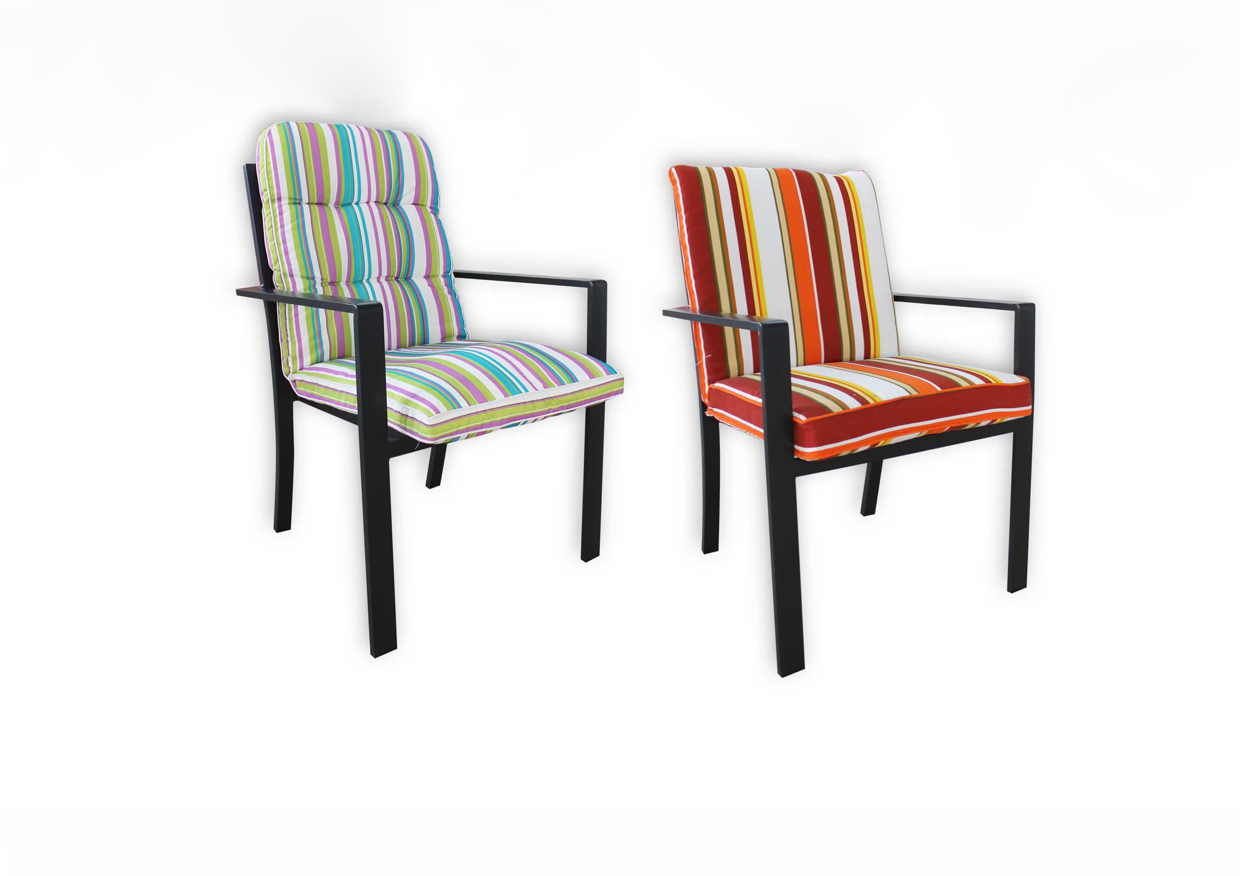 כיסא מרופד שחור