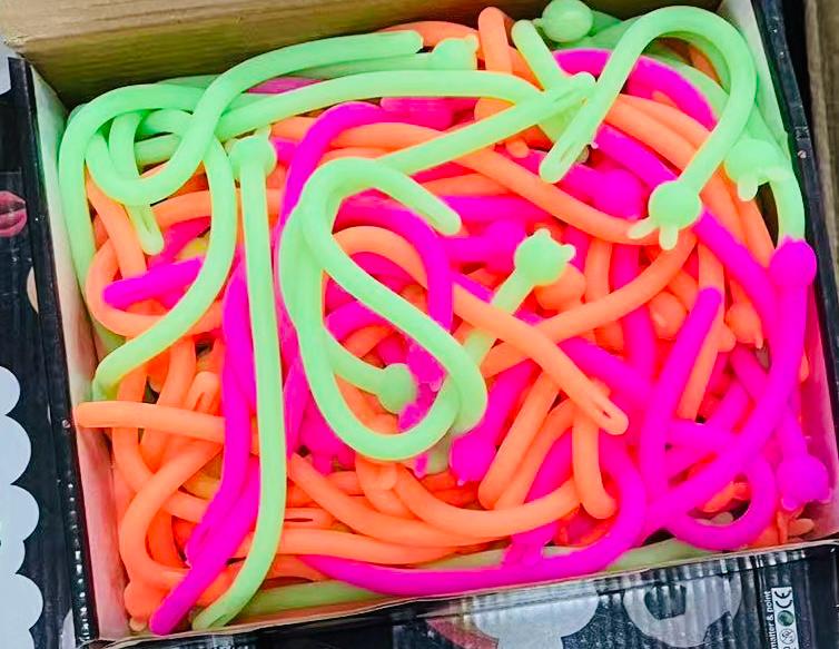 !!סקוויזי גמיש נחשים זוהרים דיספליי3017/1-100