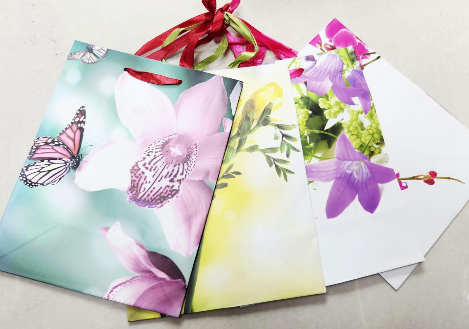 שקיות נייר פרחים ופרפרים3098/1200/1-12