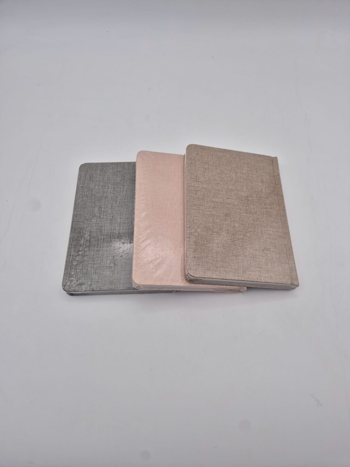 מחברת דף חלק כריכה קשה (176בקרטון)