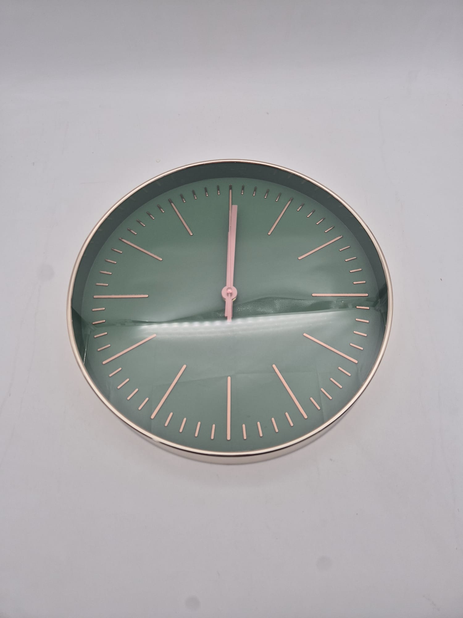 שעון קיר דגם 7 קוטר 30 ס"מ (20בקרטון)