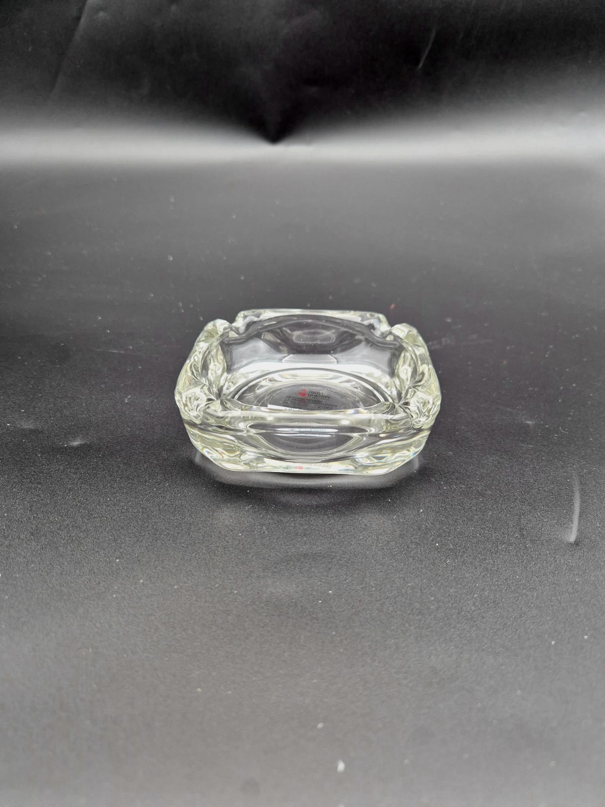 מאפרה קטנה זכוכית (72בקרטון)