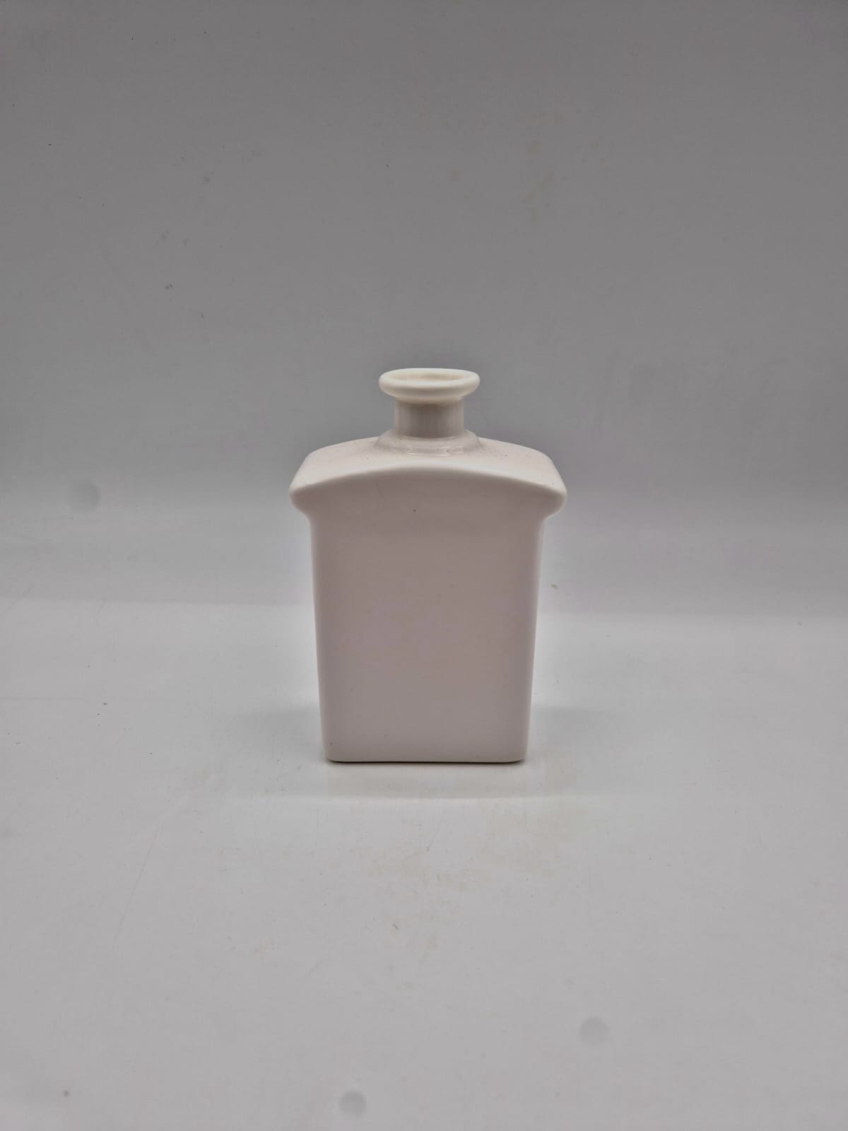 אֲגַרטֵל חרסינה דגם 745 (4בקרטון)