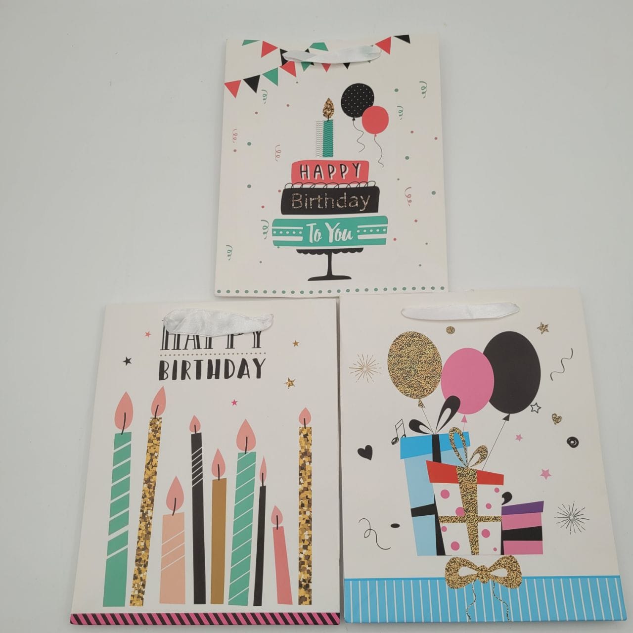 שקית קרטון יום הולדת מיקס מידה 18*23