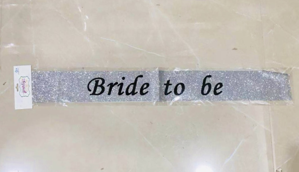 סרט כלה  BRIDE TO BE  נצנצים כסף כיתוב שחור