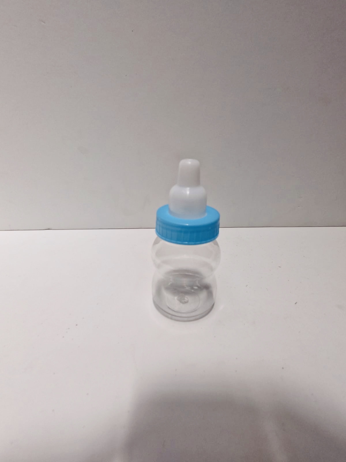 בקבוק תינוק למילוי תכלת מעוטר