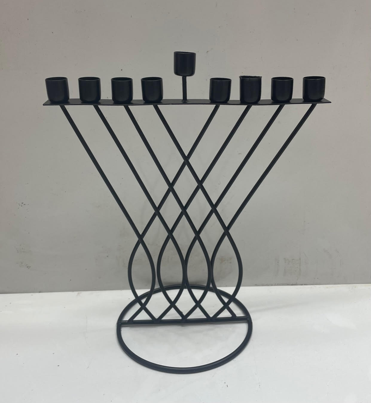 חנוכיה מעוצבת 20*18 - שחור