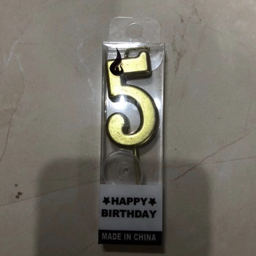 נר מעוצב מספר 5 זהב