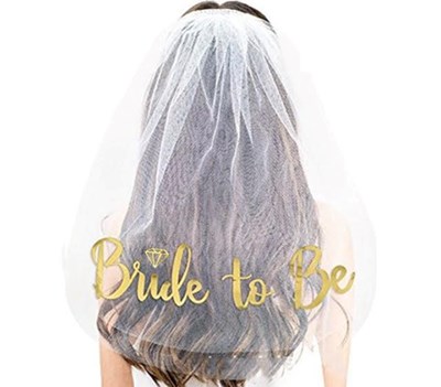הינומה עם כיתוב  BRIDE TO BE  זהב
