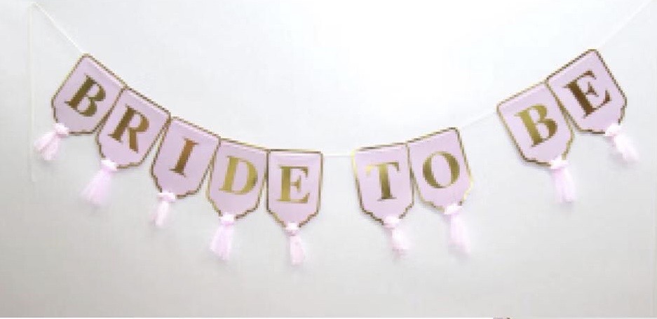 שרשרת אותיות BRIDE TO BE ורוד בהיר כיתוב זהב - מעוצב